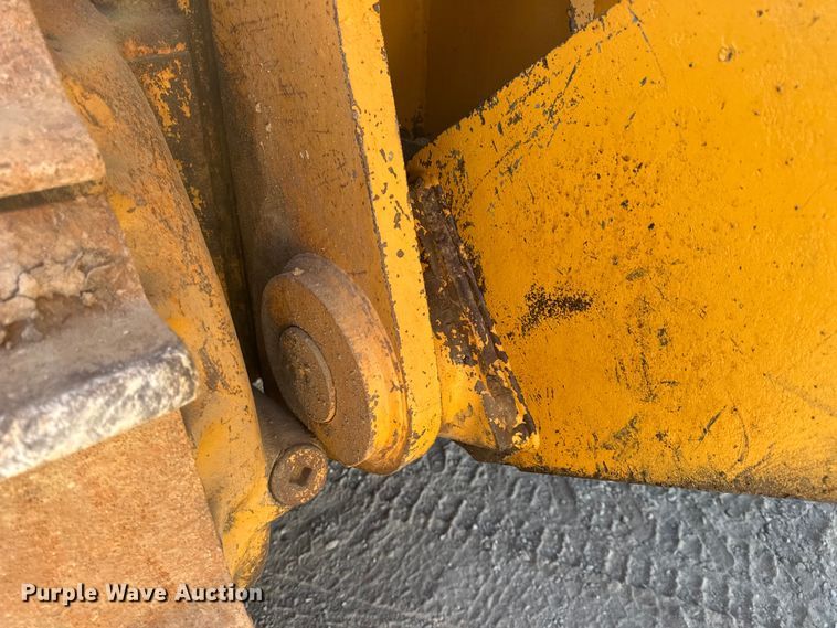 image for item DO2256 1973 Caterpillar D9G dozer
