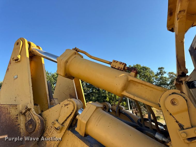 image for item DO2256 1973 Caterpillar D9G dozer