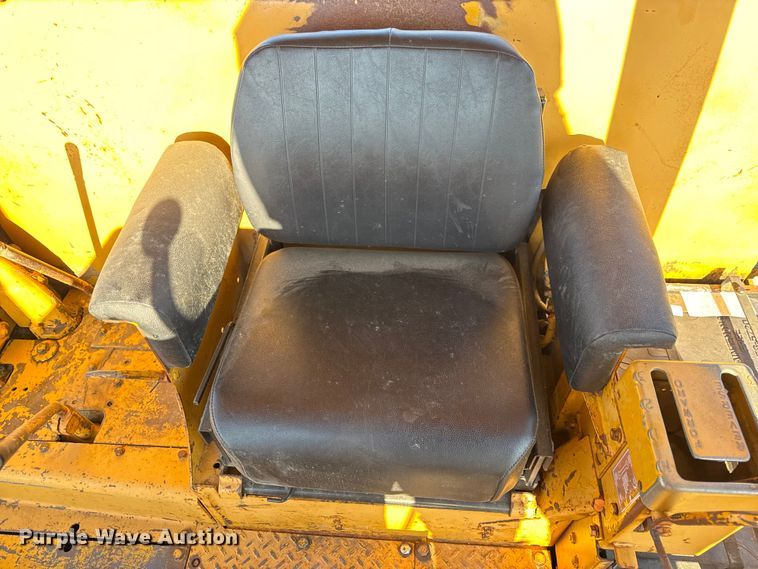 image for item DO2256 1973 Caterpillar D9G dozer