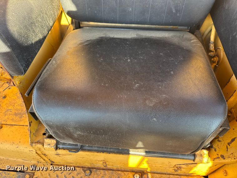 image for item DO2256 1973 Caterpillar D9G dozer