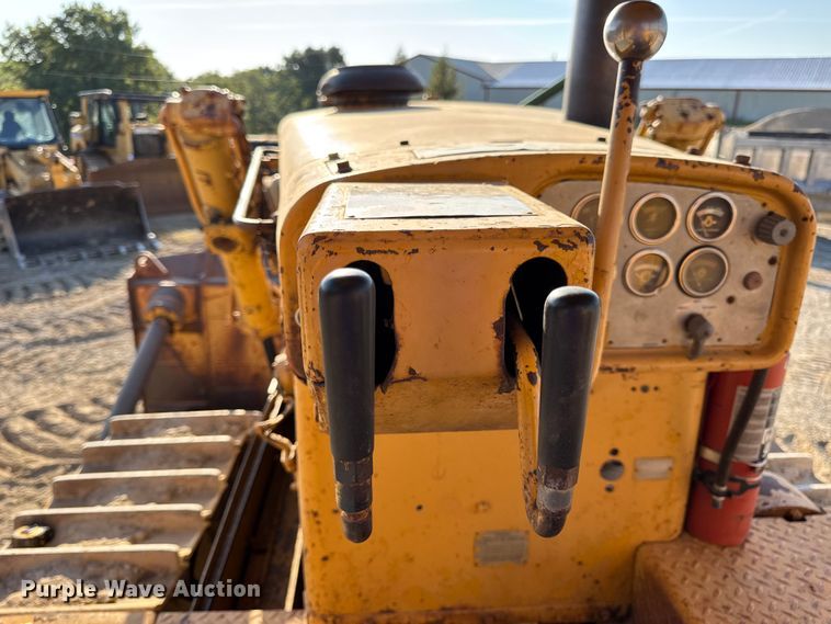 image for item DO2256 1973 Caterpillar D9G dozer
