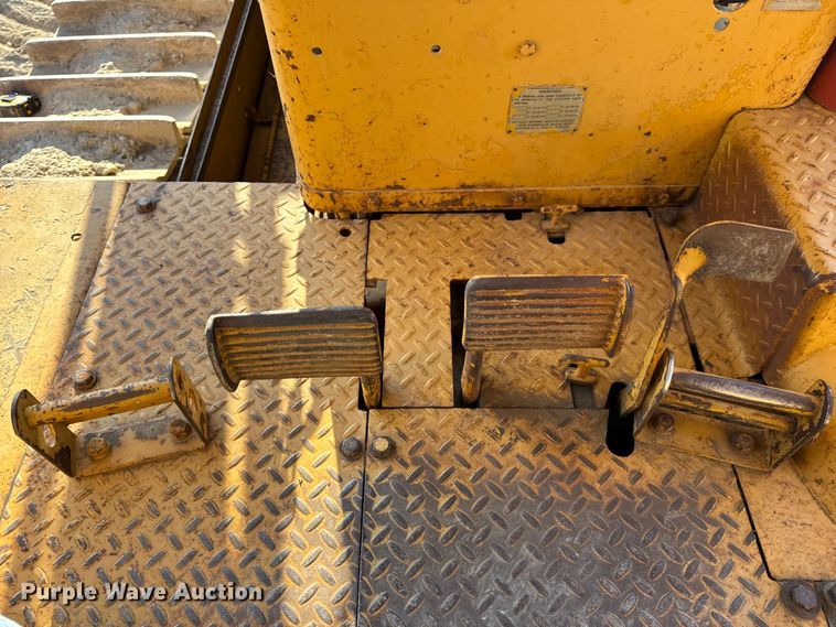 image for item DO2256 1973 Caterpillar D9G dozer