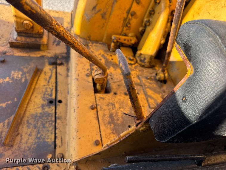 image for item DO2256 1973 Caterpillar D9G dozer