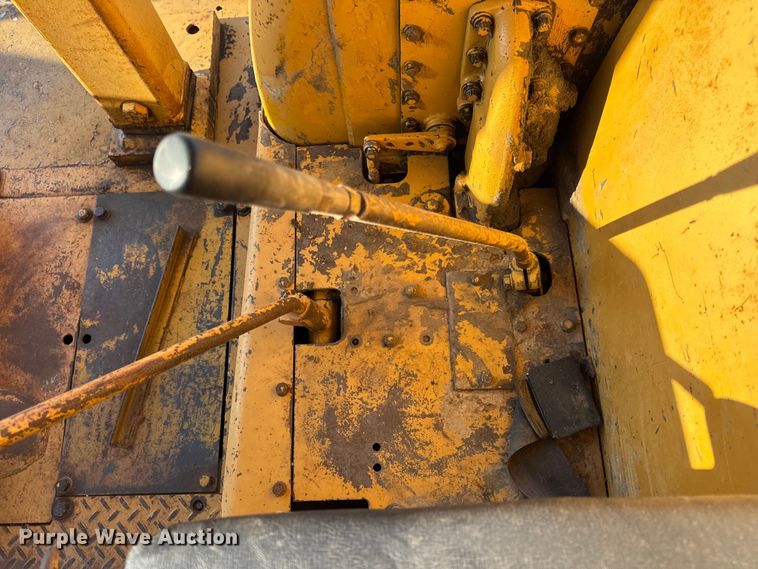 image for item DO2256 1973 Caterpillar D9G dozer