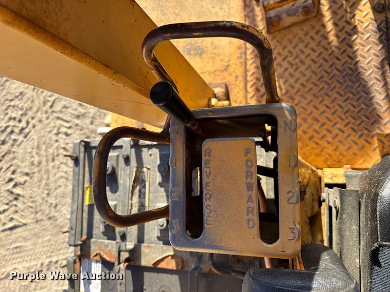 image for item DO2256 1973 Caterpillar D9G dozer