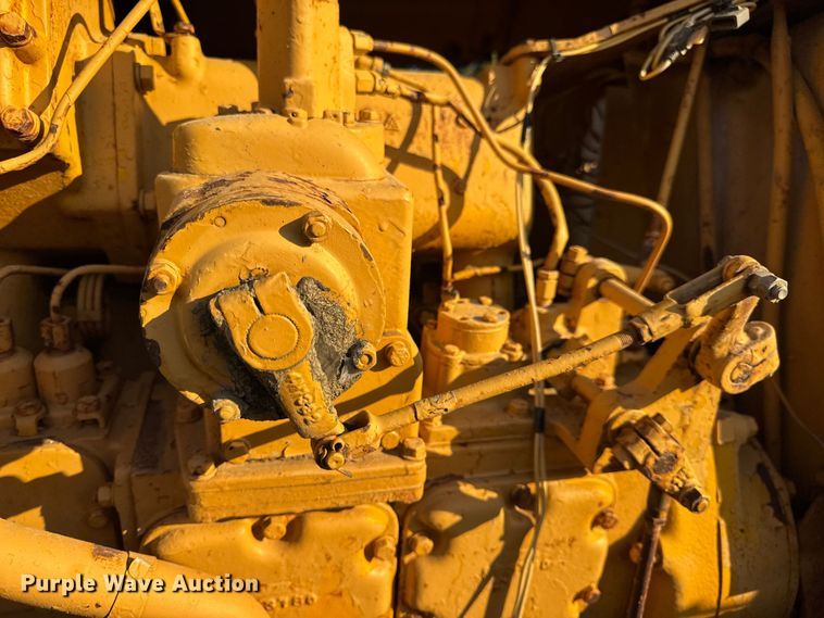 image for item DO2256 1973 Caterpillar D9G dozer