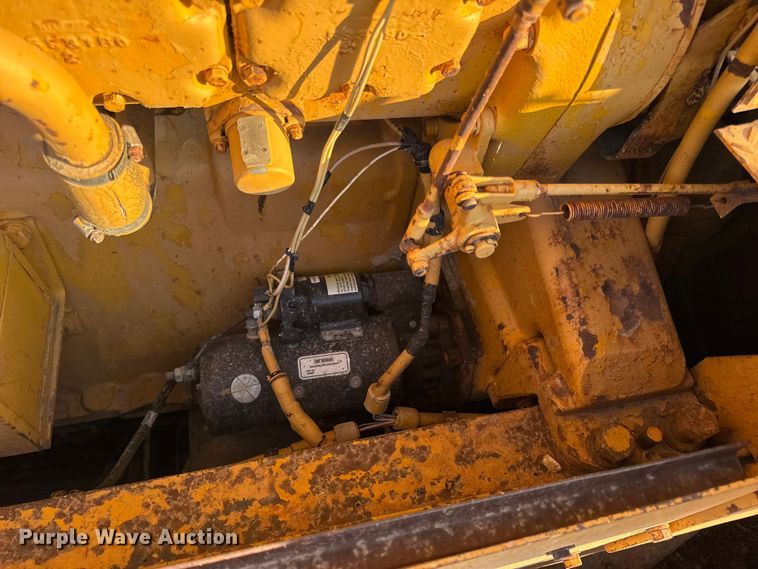 image for item DO2256 1973 Caterpillar D9G dozer