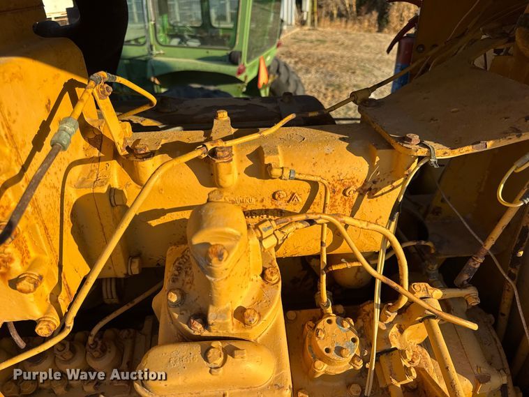 image for item DO2256 1973 Caterpillar D9G dozer