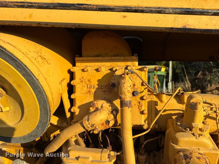 image for item DO2256 1973 Caterpillar D9G dozer