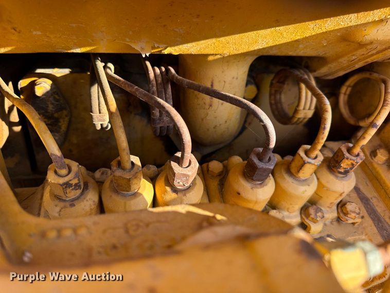 image for item DO2256 1973 Caterpillar D9G dozer
