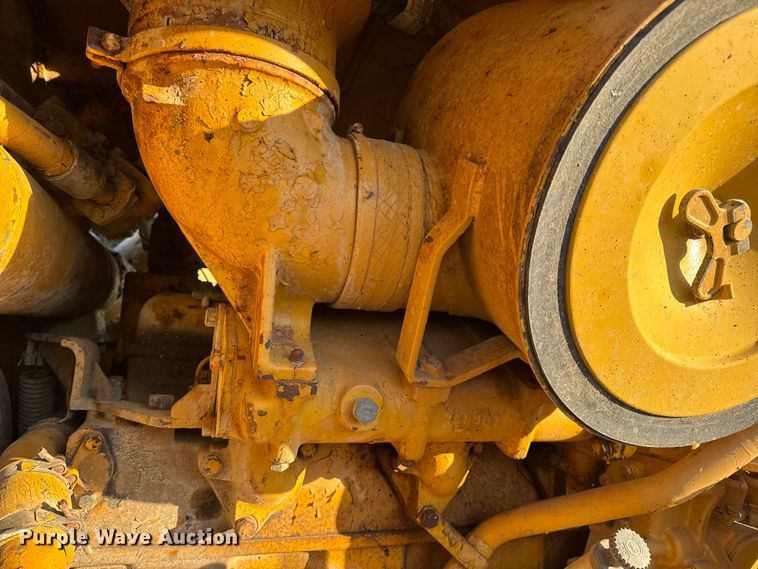 image for item DO2256 1973 Caterpillar D9G dozer