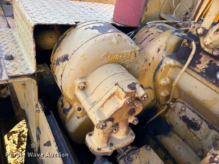 image for item DO2256 1973 Caterpillar D9G dozer