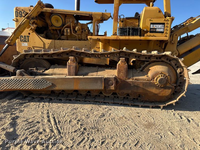 image for item DO2256 1973 Caterpillar D9G dozer