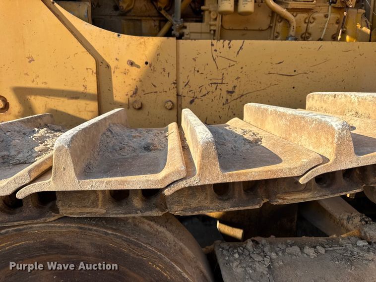 image for item DO2256 1973 Caterpillar D9G dozer