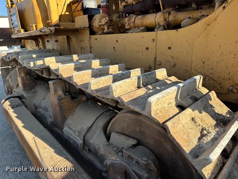 image for item DO2256 1973 Caterpillar D9G dozer