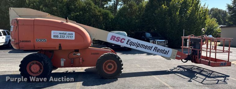 image for item DO2260 2000 JLG 600S boom lift