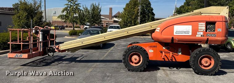 image for item DO2260 2000 JLG 600S boom lift