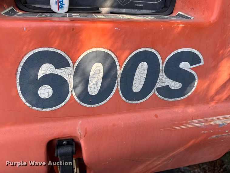 image for item DO2260 2000 JLG 600S boom lift