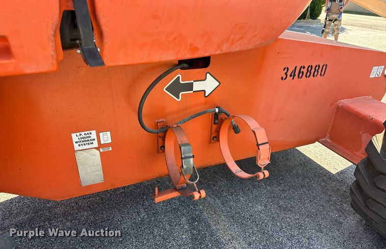 image for item DO2260 2000 JLG 600S boom lift