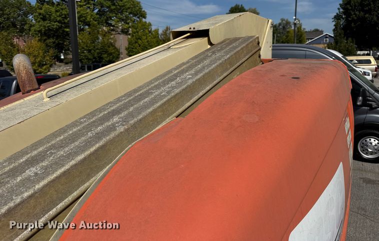 image for item DO2260 2000 JLG 600S boom lift