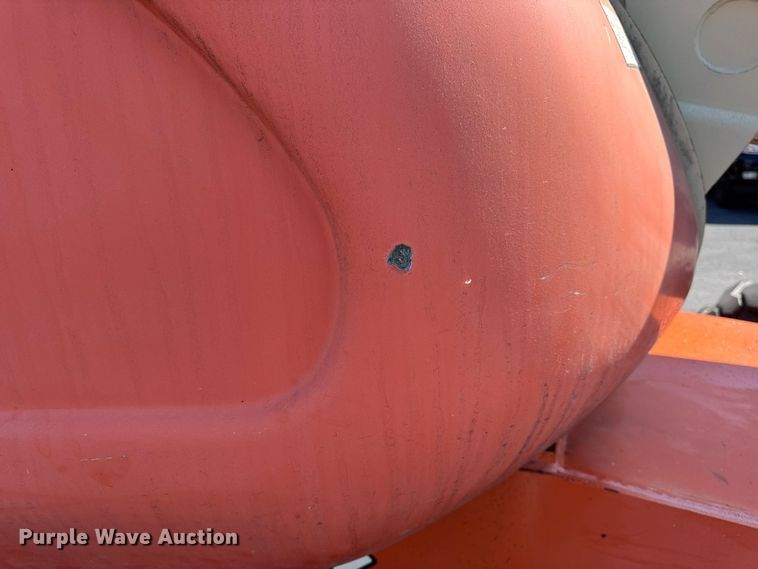 image for item DO2260 2000 JLG 600S boom lift