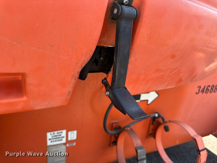 image for item DO2260 2000 JLG 600S boom lift