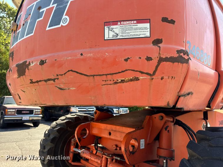 image for item DO2260 2000 JLG 600S boom lift