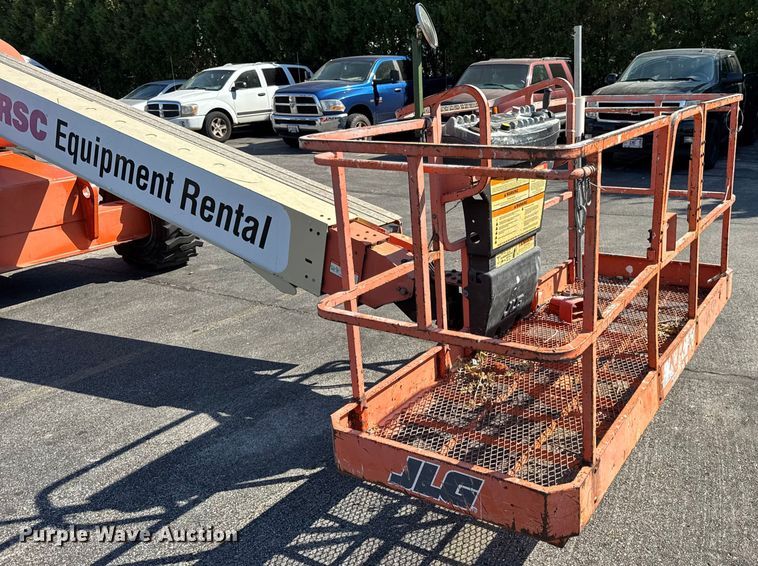 image for item DO2260 2000 JLG 600S boom lift