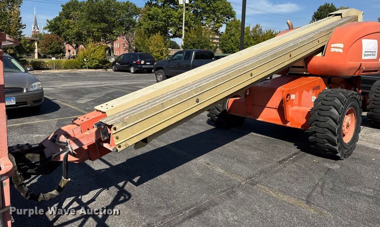 image for item DO2260 2000 JLG 600S boom lift
