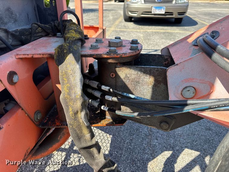 image for item DO2260 2000 JLG 600S boom lift