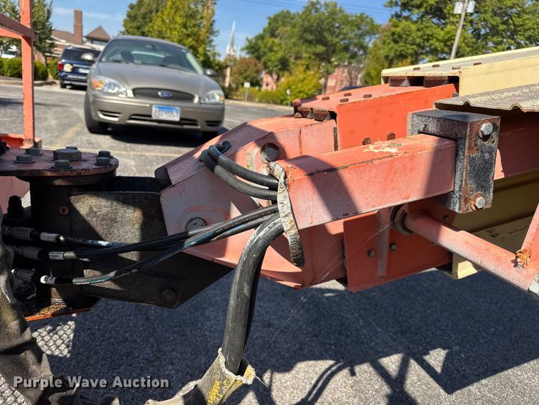 image for item DO2260 2000 JLG 600S boom lift