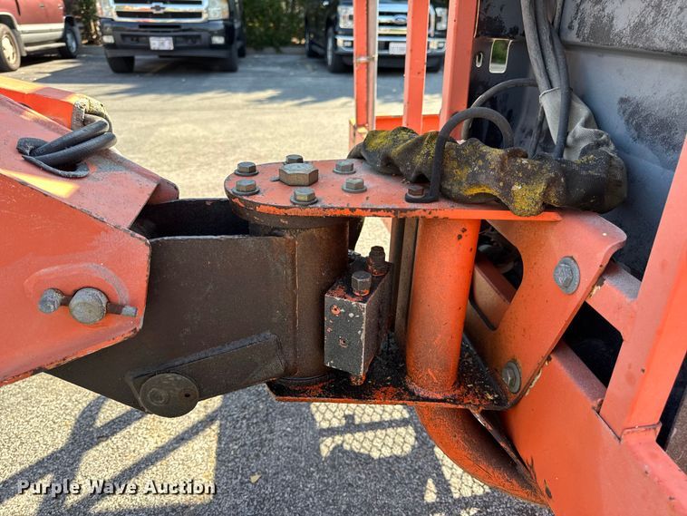 image for item DO2260 2000 JLG 600S boom lift
