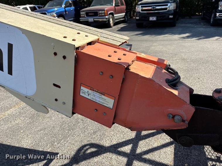 image for item DO2260 2000 JLG 600S boom lift