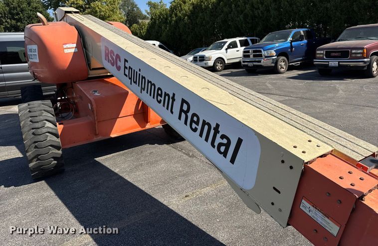 image for item DO2260 2000 JLG 600S boom lift