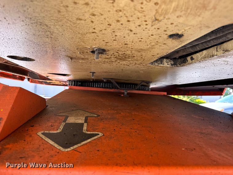 image for item DO2260 2000 JLG 600S boom lift