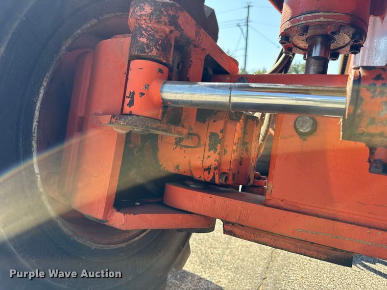 image for item DO2260 2000 JLG 600S boom lift