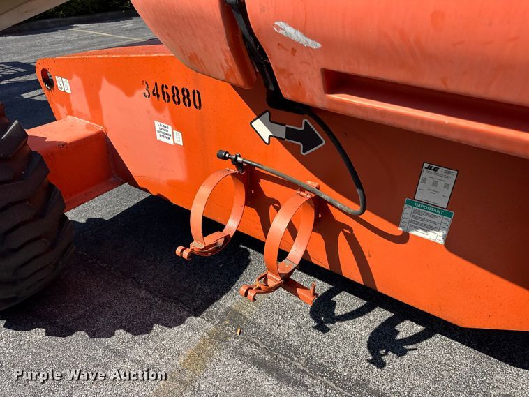 image for item DO2260 2000 JLG 600S boom lift