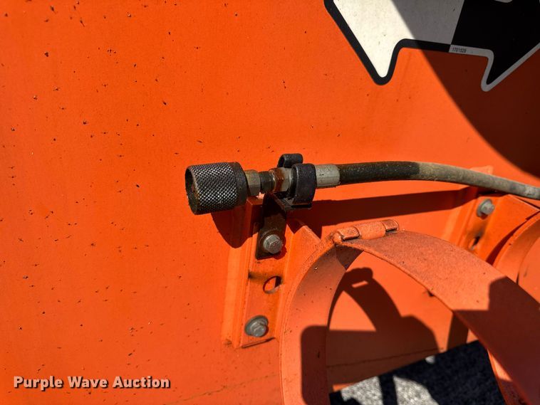 image for item DO2260 2000 JLG 600S boom lift