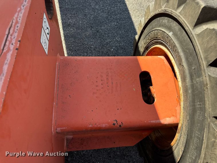 image for item DO2260 2000 JLG 600S boom lift