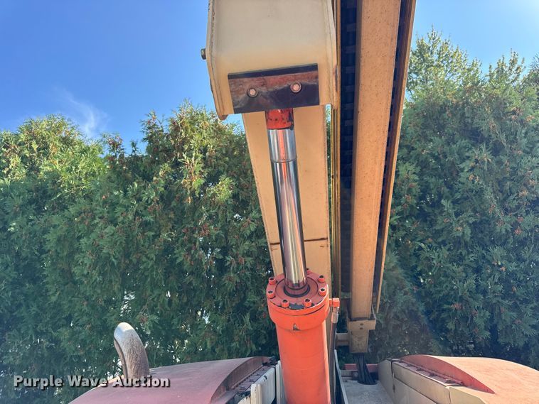 image for item DO2260 2000 JLG 600S boom lift