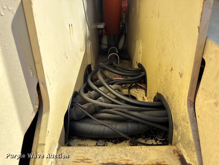 image for item DO2260 2000 JLG 600S boom lift