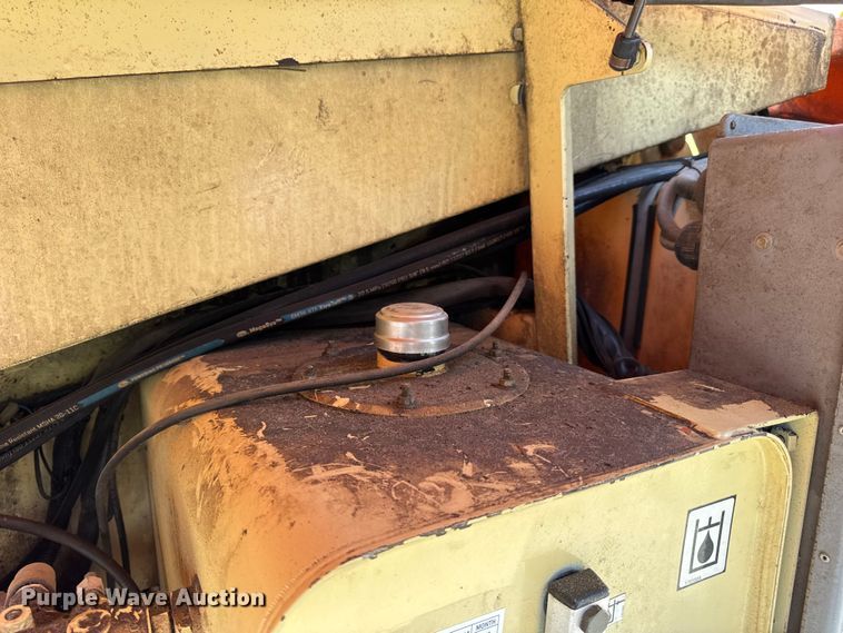 image for item DO2260 2000 JLG 600S boom lift