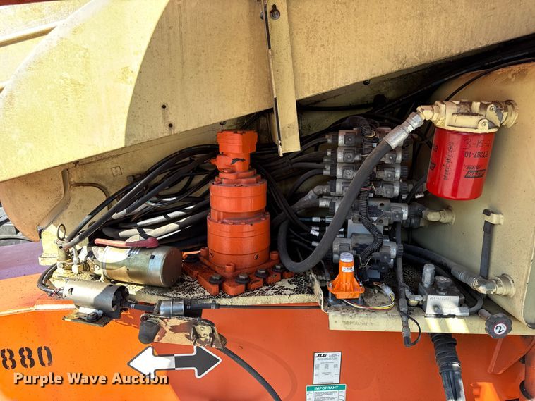 image for item DO2260 2000 JLG 600S boom lift