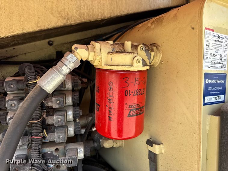 image for item DO2260 2000 JLG 600S boom lift