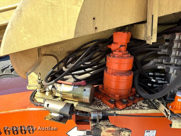 image for item DO2260 2000 JLG 600S boom lift