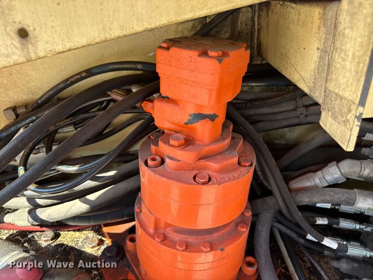 image for item DO2260 2000 JLG 600S boom lift