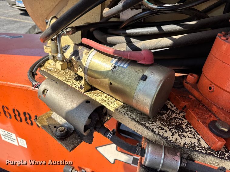 image for item DO2260 2000 JLG 600S boom lift