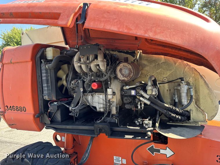 image for item DO2260 2000 JLG 600S boom lift