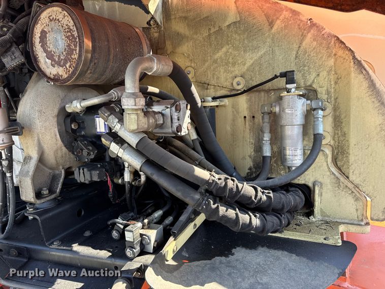 image for item DO2260 2000 JLG 600S boom lift