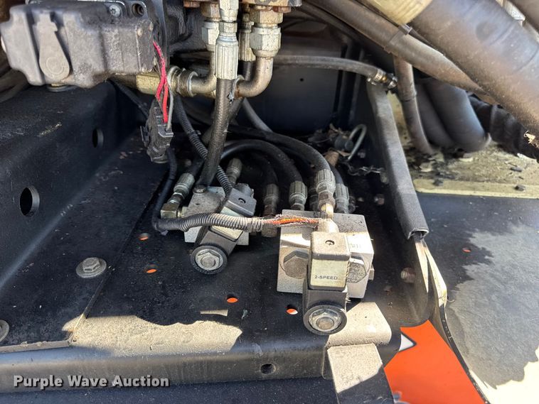 image for item DO2260 2000 JLG 600S boom lift